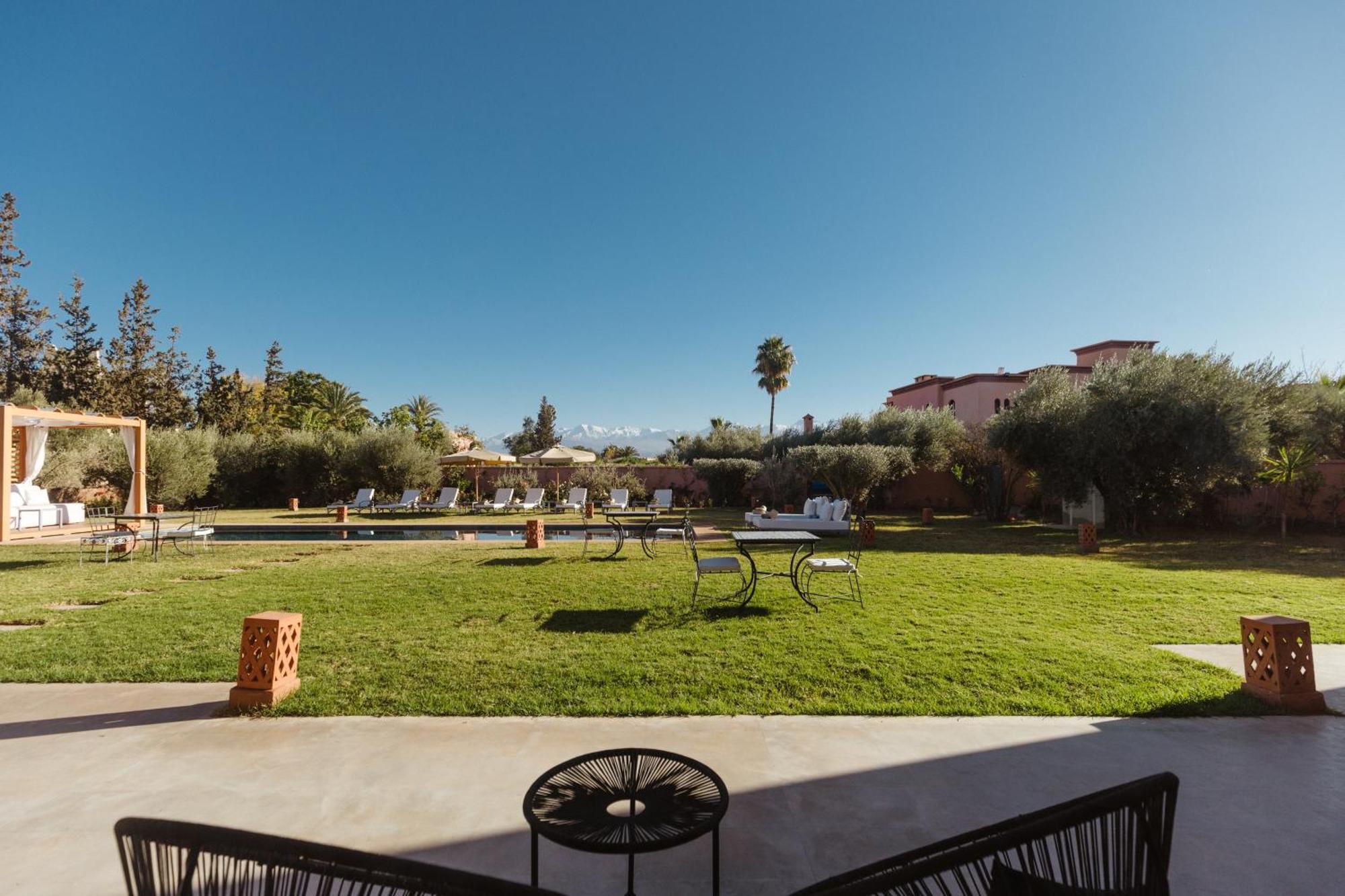 Hotel Les Roses By La Siredrah Ait Bou Zguia Exterior foto
