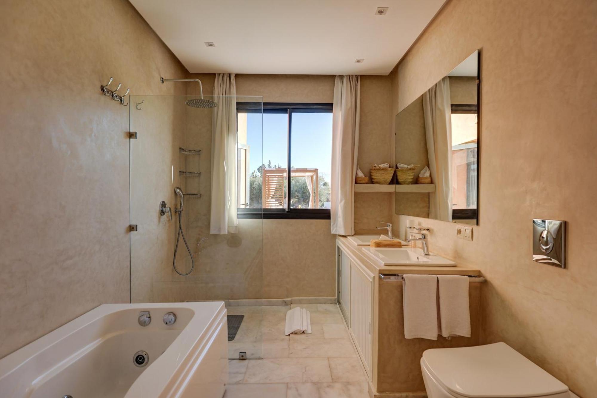 Hotel Les Roses By La Siredrah Ait Bou Zguia Exterior foto