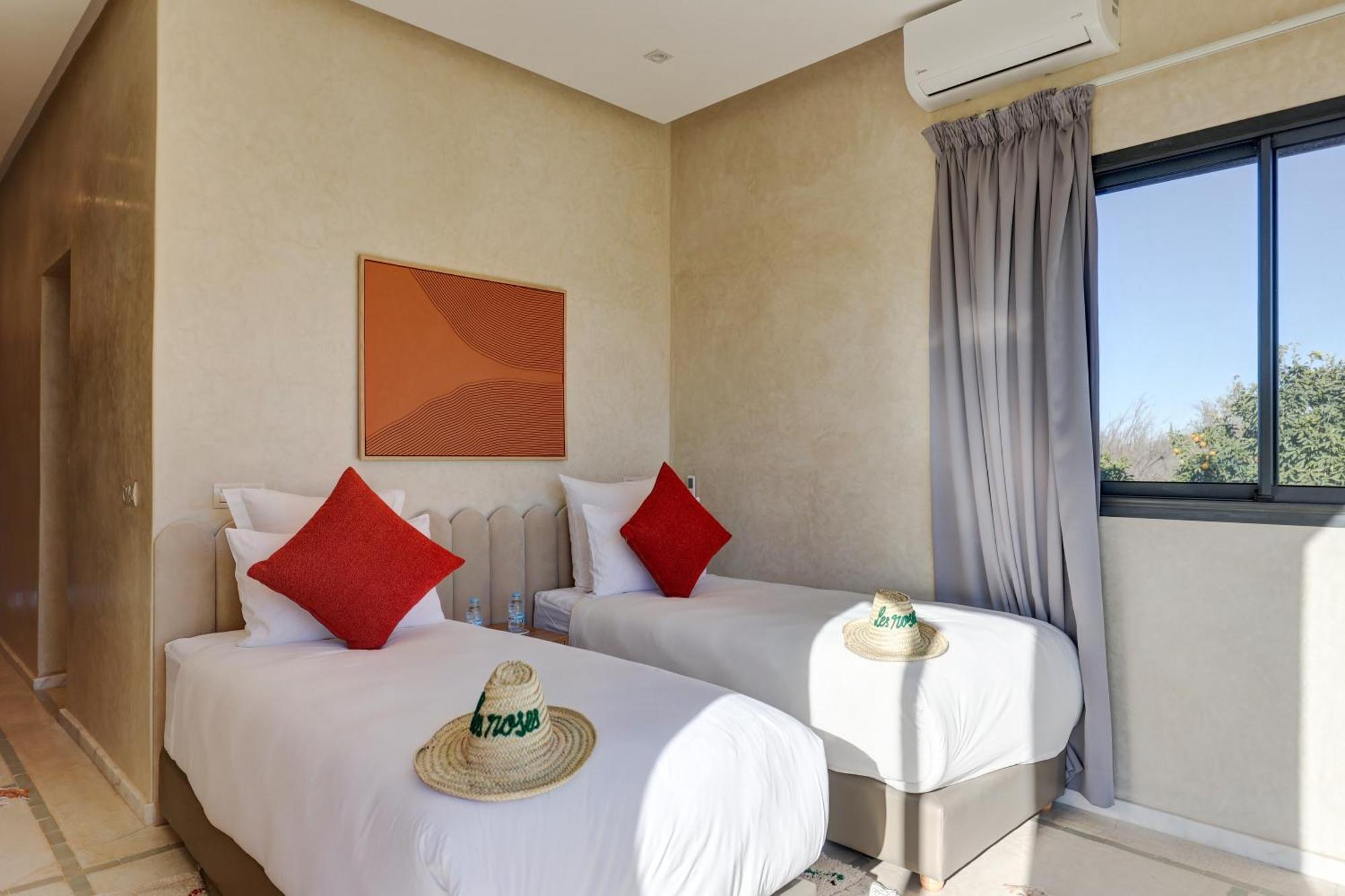 Hotel Les Roses By La Siredrah Ait Bou Zguia Exterior foto